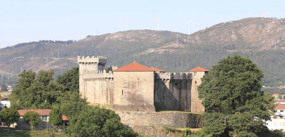 Vimianzo organiza visitas guiadas al Castelo y a Os Batáns para festejar el Día das Letras