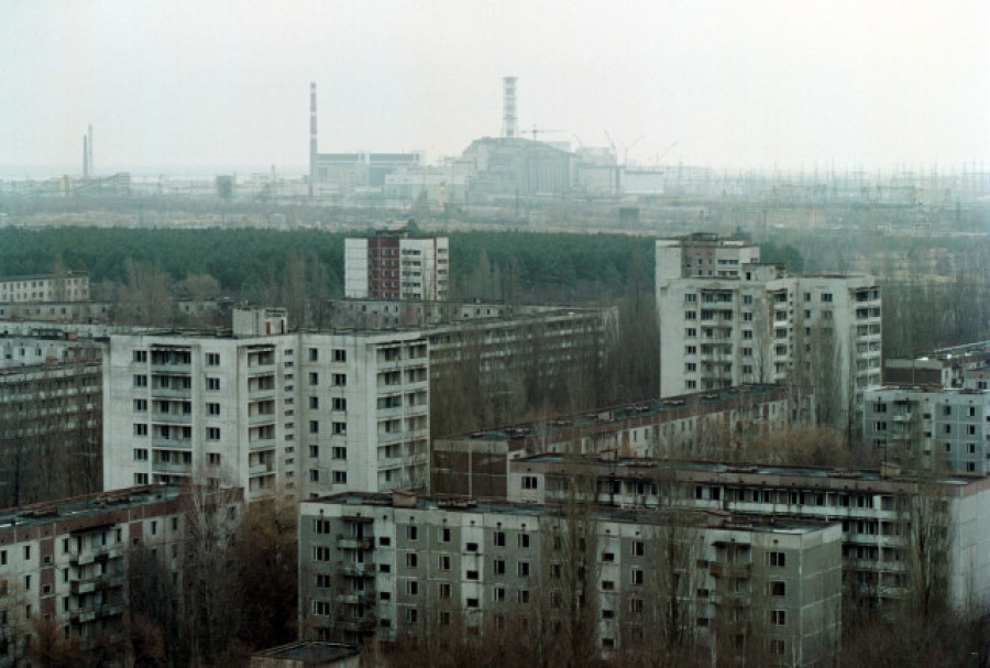Las fuerzas rusas atacan la central nuclear de Chernóbil
