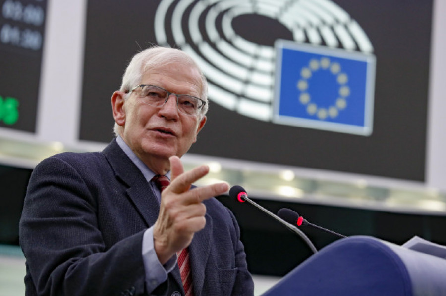 Borrell pide a los europeos bajar la calefacción: "Disminuyan la dependencia de quien ataca a Ucrania"