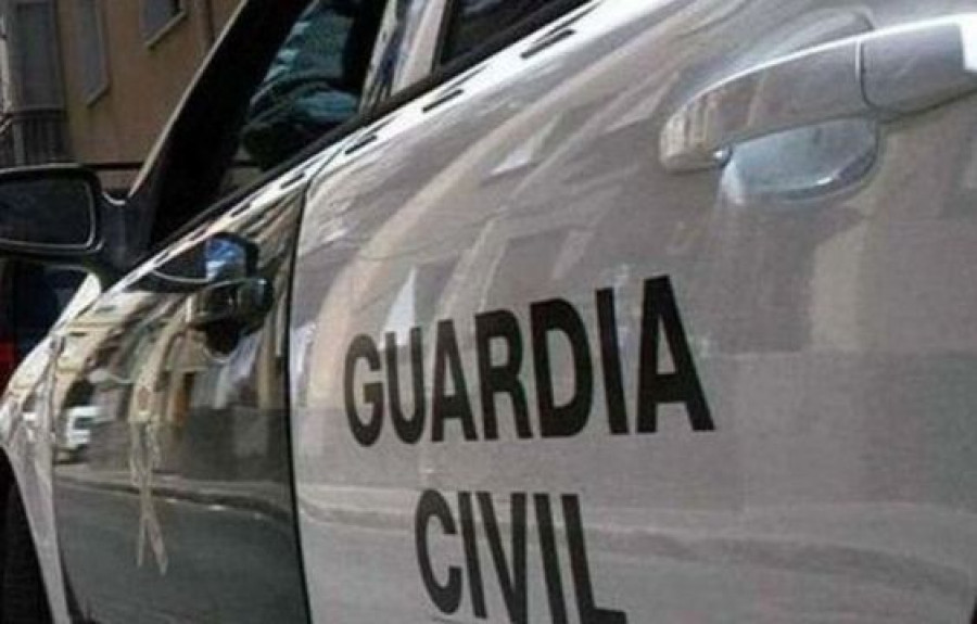La Guardia Civil detiene a un vecino de Muros por robar en un supermercado