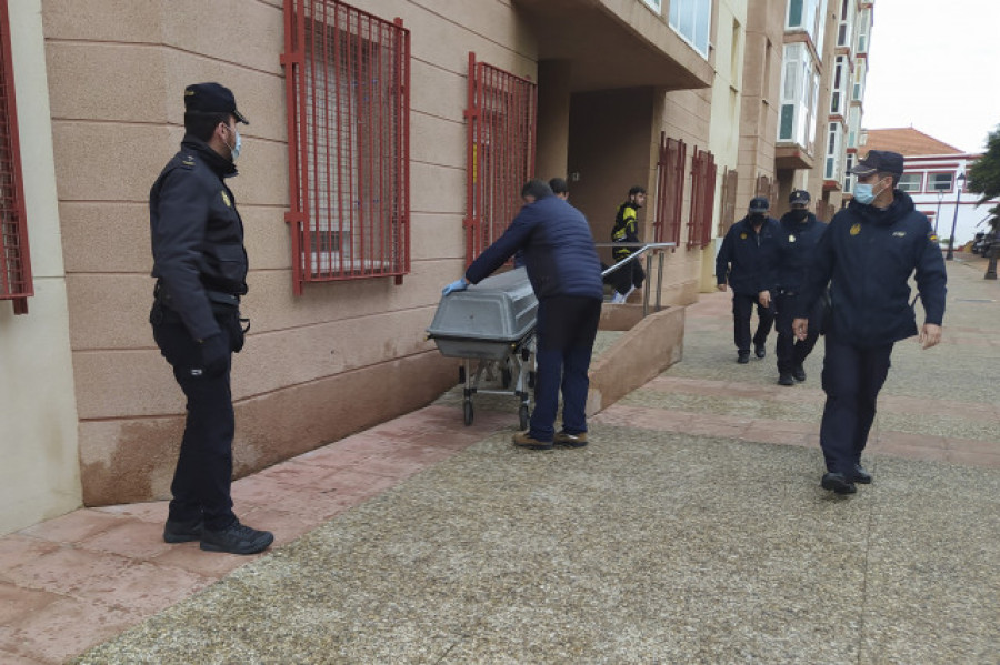 Detenido un policía local de Ceuta tras la muerte de su esposa por disparos en su domicilio