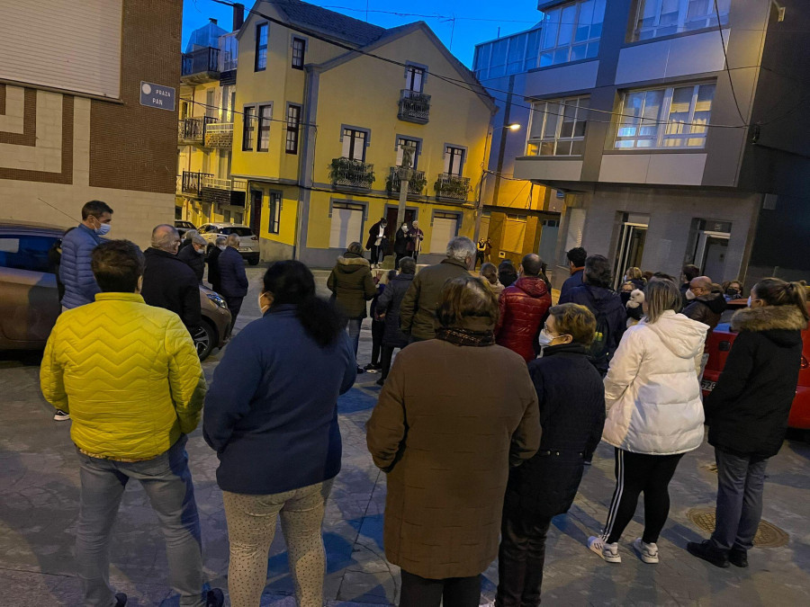 Los vecinos de Corme se concentran por la subida de los precios