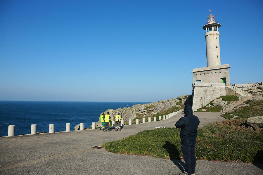 Investigan la desaparición de una estatua en el faro de Punta Nariga