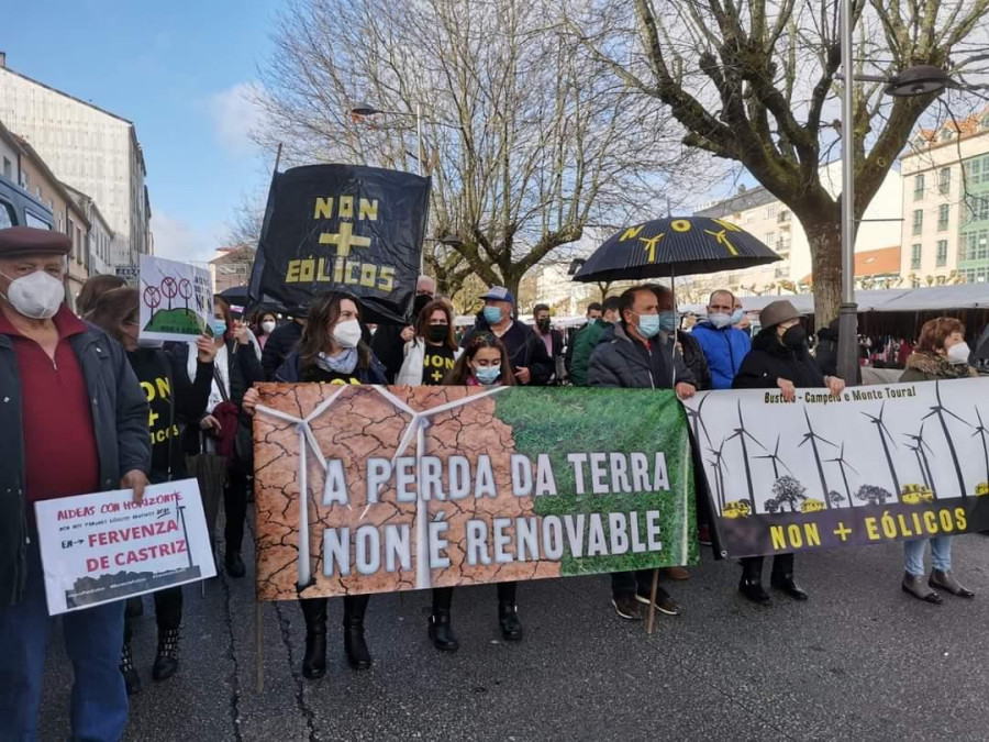 Una docena de entidades de la zona secundan la protesta convocada por Eólica, así non