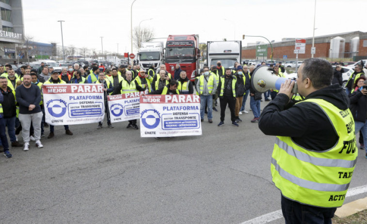 Los paros del transporte ponen en riesgo la alimentación en comedores escolares, hospitales y residencias