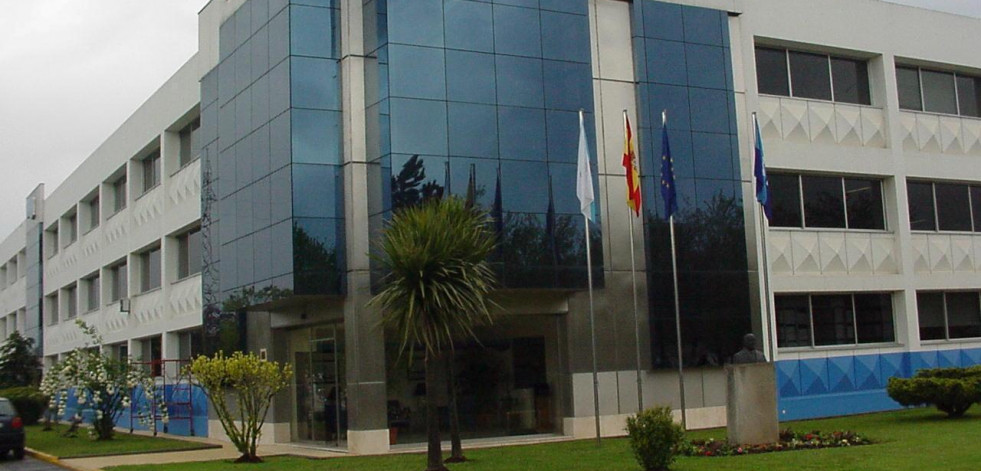 Calvo cierra su fábrica de Carballo por la huelga del transporte