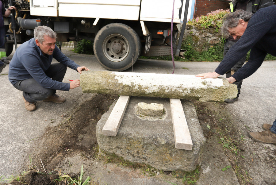 Los cruceiros de Casas Novas y Tufións, en Vimianzo, vuelven a su lugar