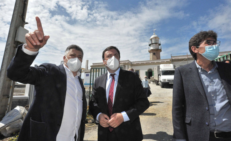 La Diputación cofinancia con 59.352 euros la renovación del alumbrado público de Carnota