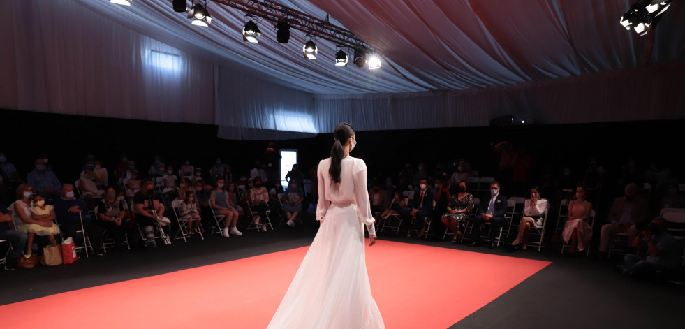 El modelo Damián Álvarez organizará la pasarela de la 31ª Mostra do Encaixe de Camariñas