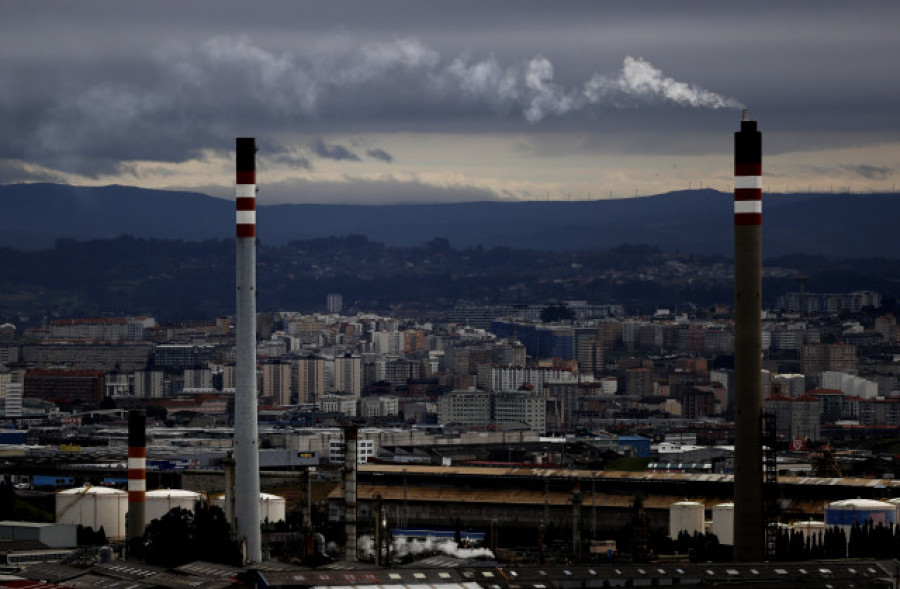 Un accidente en la refinería de A Coruña deja dos trabajadores heridos