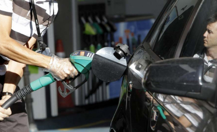 La gasolina encadena su novena caída y se sitúa en niveles de febrero