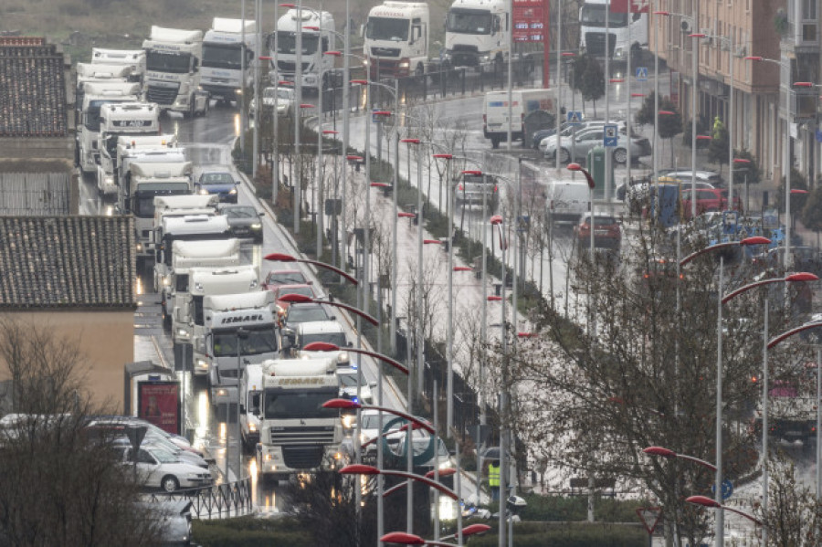 Los transportistas en paro piden no decaer en sus actuales protestas