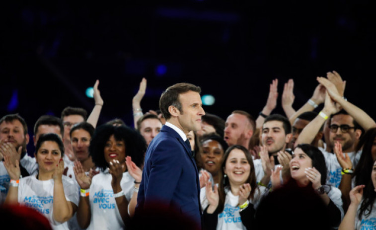 Guiños de Macron al progresismo para contener la subida de Le Pen