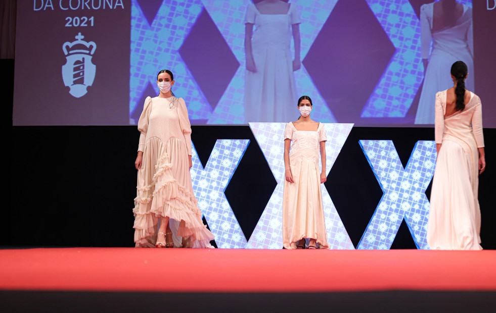 Inés Fernández y Sara Lage llevan su moda nupcial a la Mostra de Camariñas