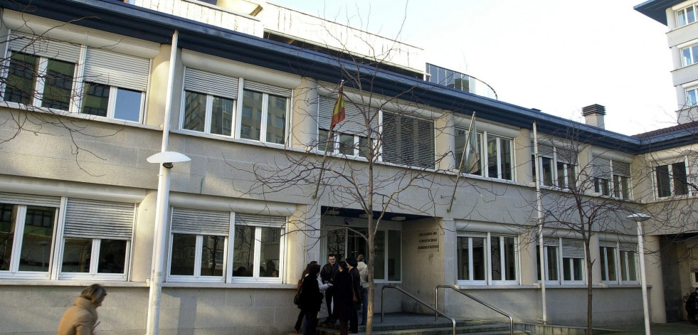 Condenado a 21 meses de prisión un acusado de vender droga en Fisterra