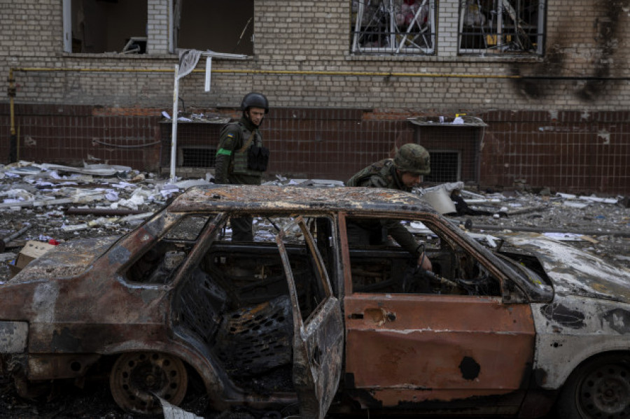 Ucrania responde a Rusia que sus fuerzas no se rendirán en Mariúpol