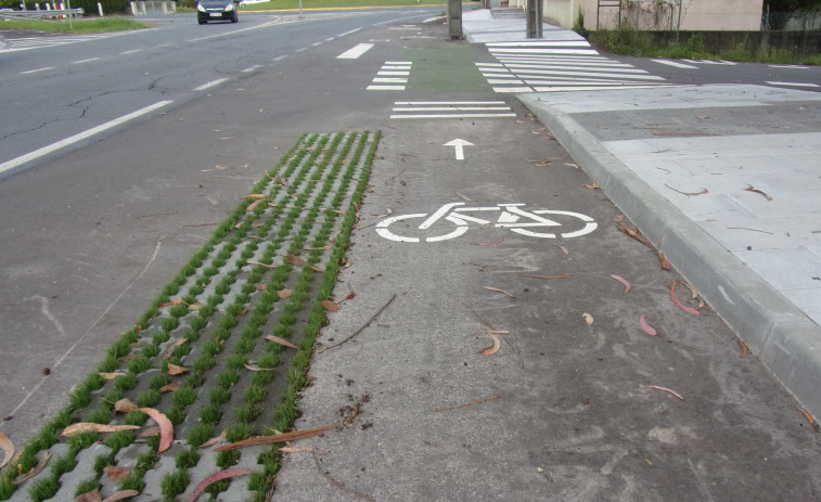 El PP carballés solicita que se modifique el carril bici del casco urbano