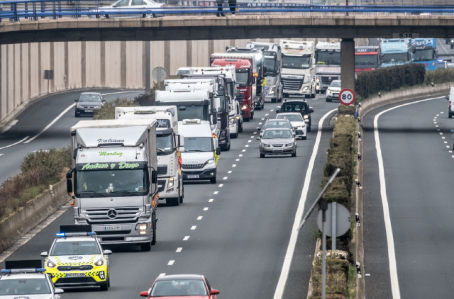 Los transportistas urgen al Gobierno a prohibir el trabajo a pérdidas por decreto ley