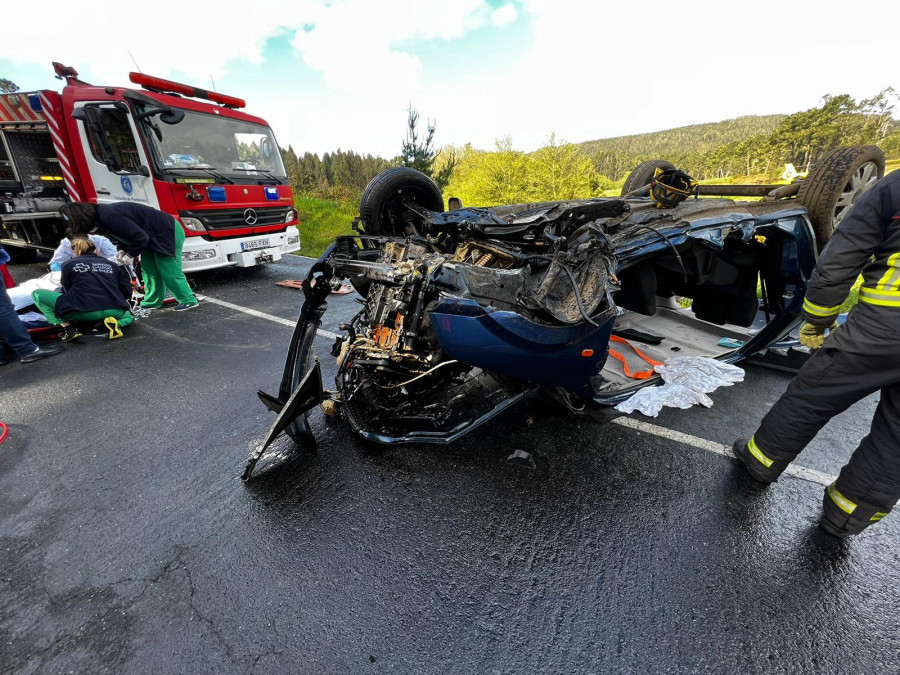 Herido grave un matrimonio de Ponteceso en un accidente en Nemeño