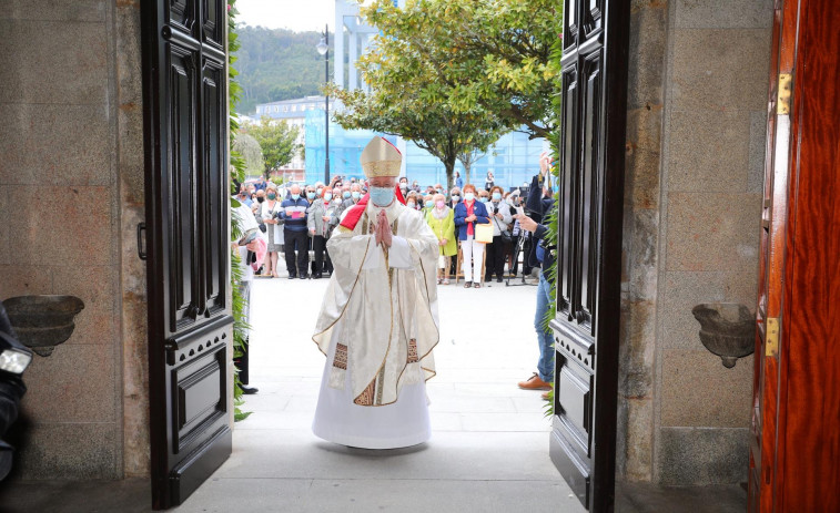 La apertura de la Puerta Santa da inicio al Año Jubilar de la Virxe da Xunqueira