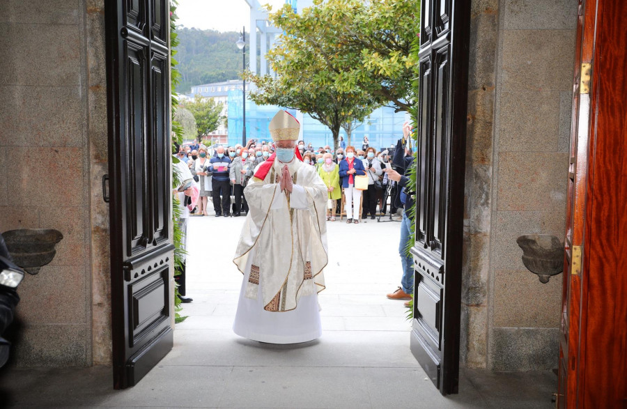 La apertura de la Puerta Santa da inicio al Año Jubilar de la Virxe da Xunqueira