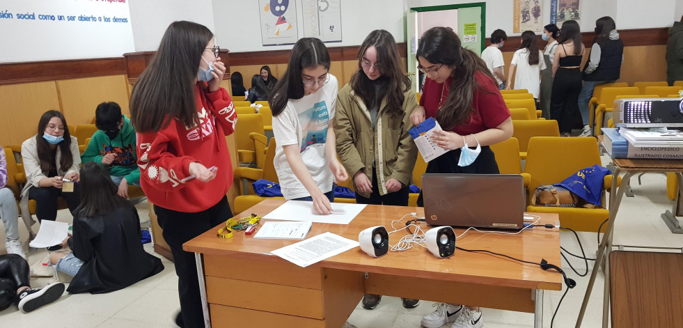 Alumnos del Pedra da Aguia de Camariñas celebran el Mes Europeo de la Diversidad