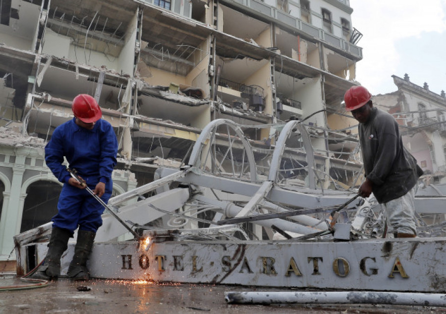 Tres muertios al derrumbarse un edificio en La Habana Vieja