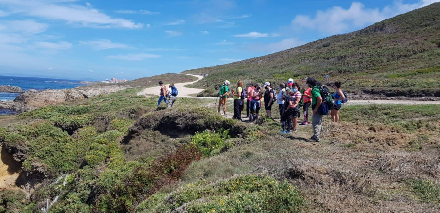 El Concello promueve los valores turísticos del litoral con “A Laracha activa e o mar de Caión”