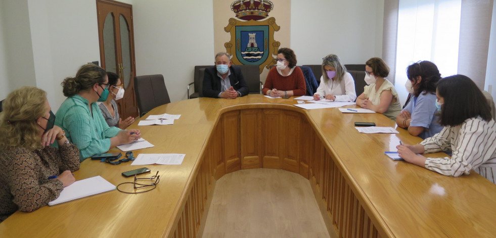 A Laracha elabora una guía de actuación frente a posibles casos de violencia de género en menores