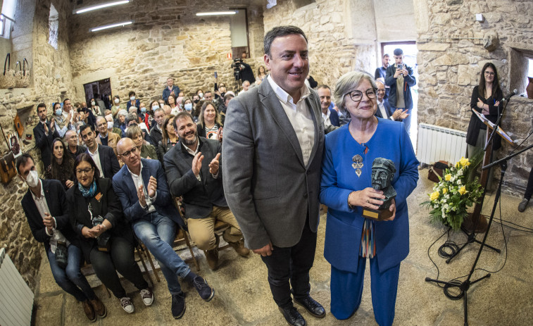 O teatro centra o programa cultural na bisbarra na véspera do Día das Letras Galegas