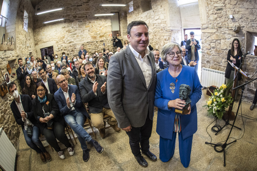 O teatro centra o programa cultural na bisbarra na véspera do Día das Letras Galegas