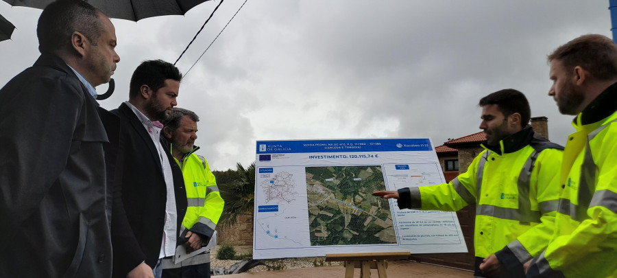 Trenor supervisa en Cerceda el inicio de las obras de la senda peatonal entre A Tablilla y Tordoia