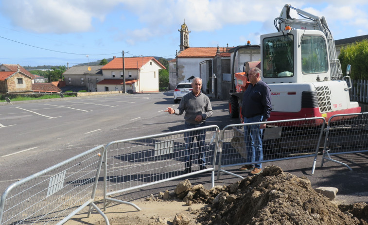 A Laracha pone en marcha las obras de abastecimiento en la zona alta de Cabovilaño