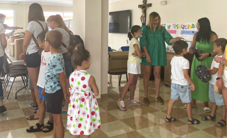 Niños ucranianos y gallegos comparten una jornada de convivencia en Ribeira