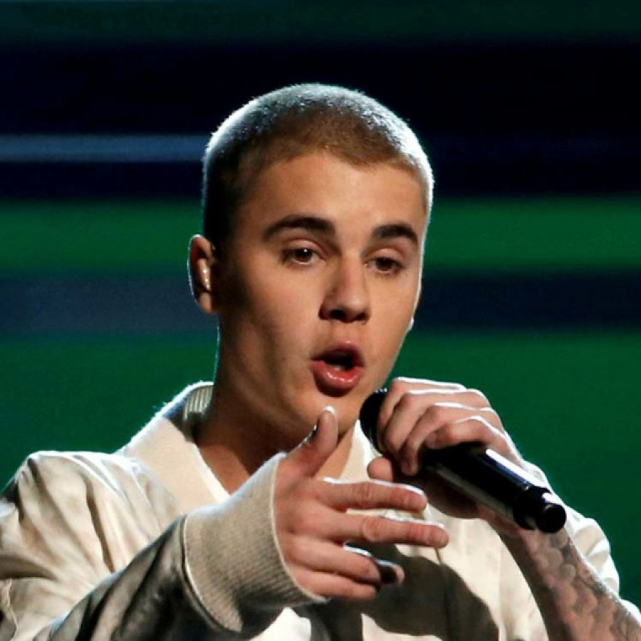 Justin Bieber pospone sus conciertos al sufrir una parálisis facial parcial