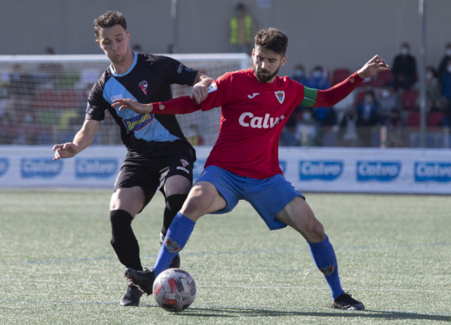 El capitán Aarón causa baja en el Bergantiños y Carlos López renueva