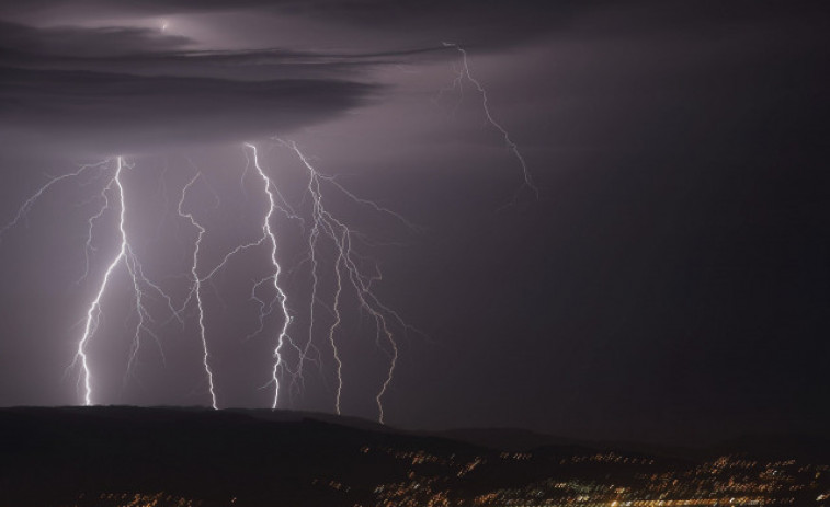 Galicia se refresca el fin de semana y continúan las tormentas