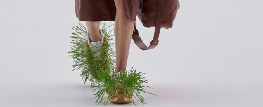 El día que Loewe hizo crecer hierba en los zapatos
