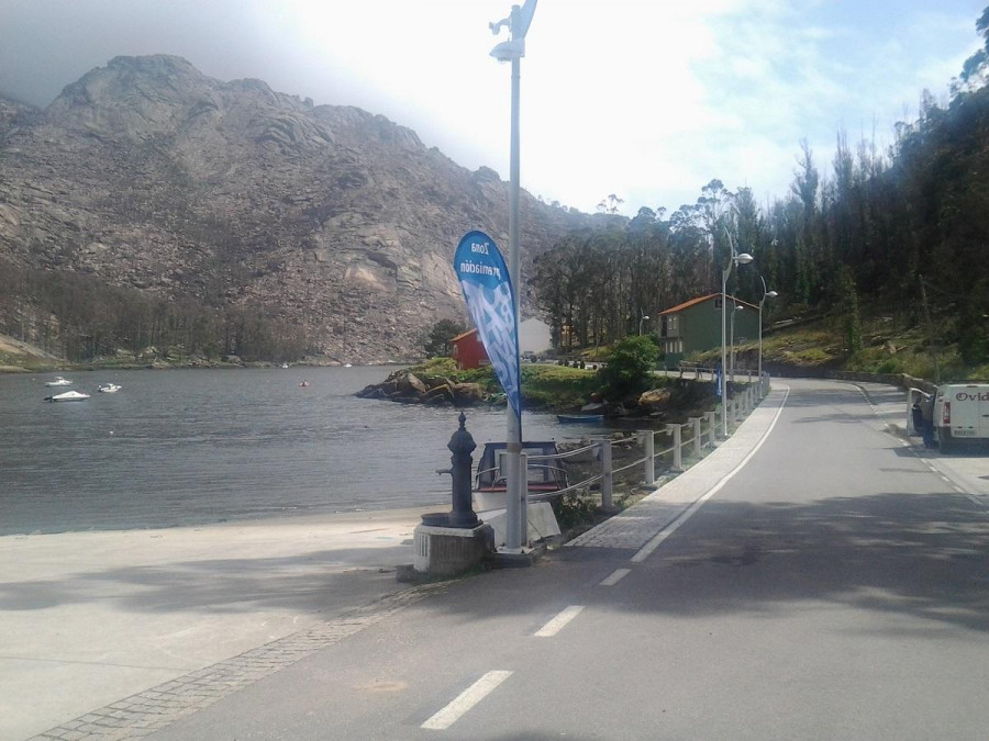 Evacuado un ciclista por una caída cuando descendía el puerto de Ézaro