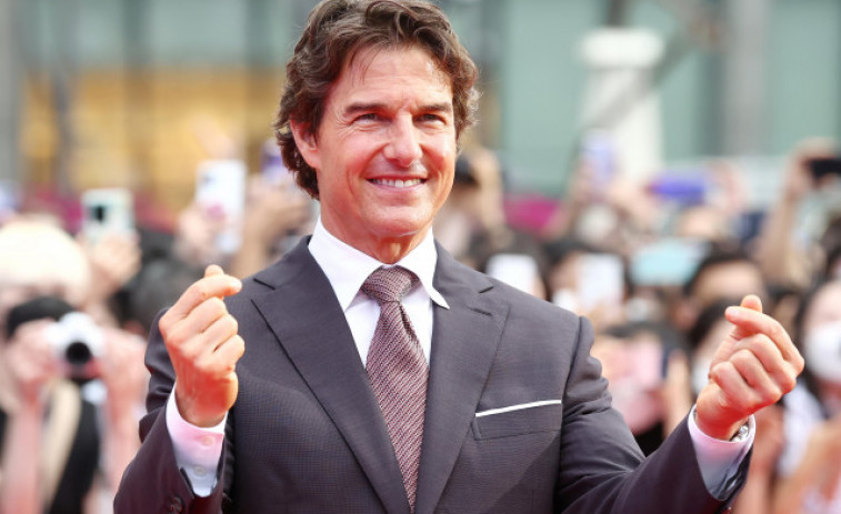 Tom Cruise cumple 60 años brindando por el éxito de 