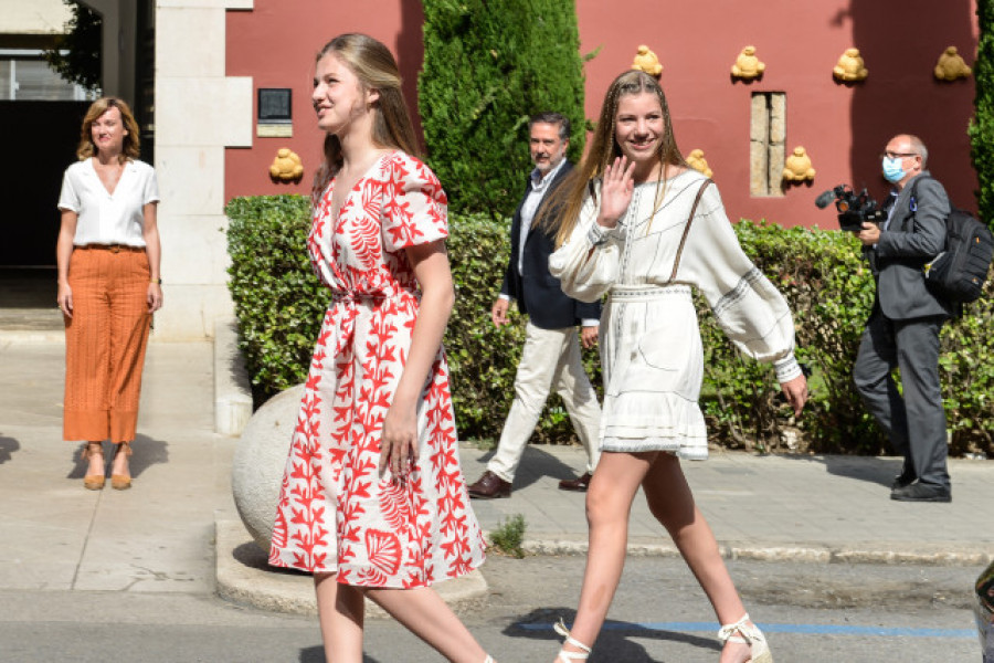 La Princesa Leonor y la Infanta se reúnen en Figueres con jóvenes vinculados a la FPdGi