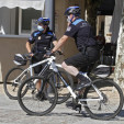Las bicicletas son para el verano y para los policías arousanos