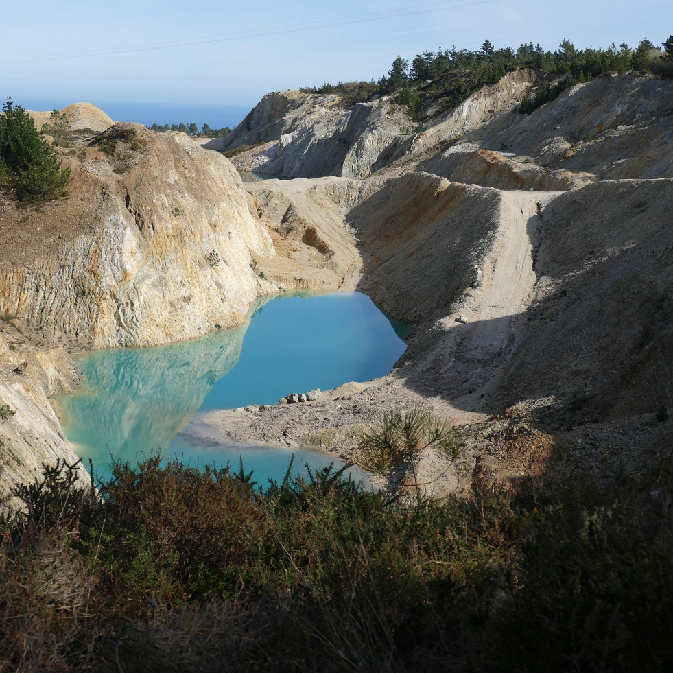 Una empresa del polígono carballés restaurará la mina del Monte Neme