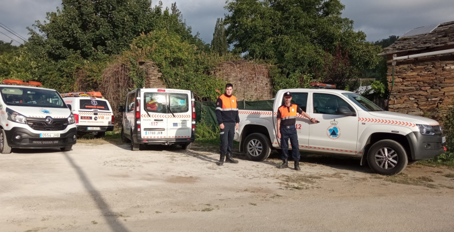 Protección Civil de A Laracha colabora con las labores de extinción del incendio de O Courel