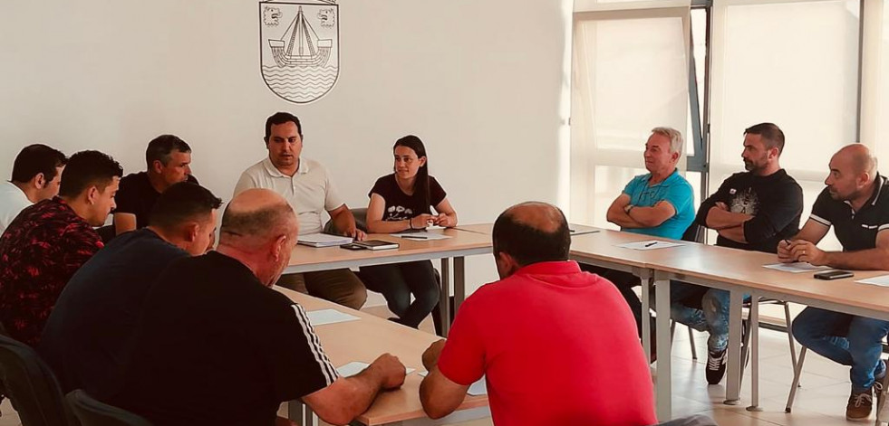 El alcalde de Muxía anuncia ayudas para las comisiones de fiestas