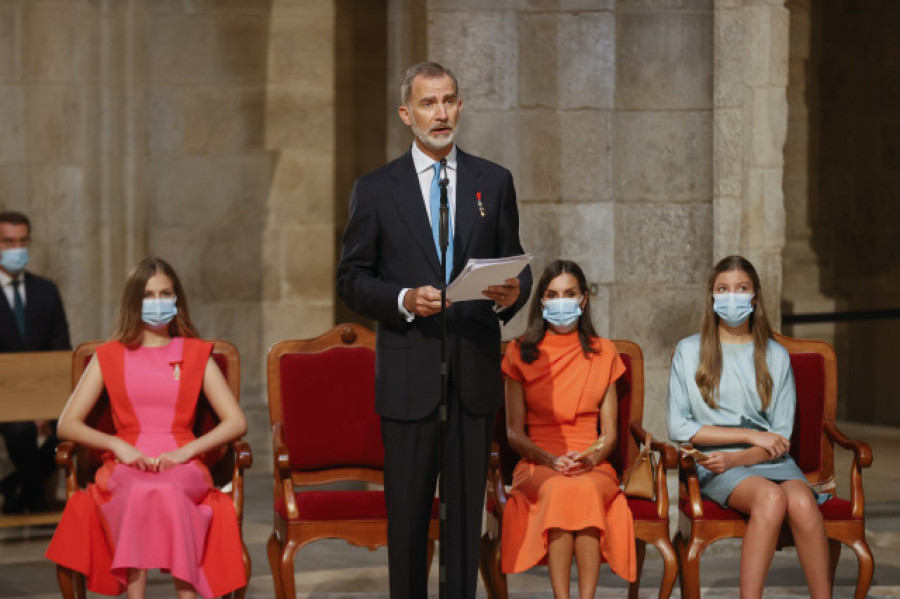 El rey reivindica ante el Apóstol el "carácter" de España para salir adelante