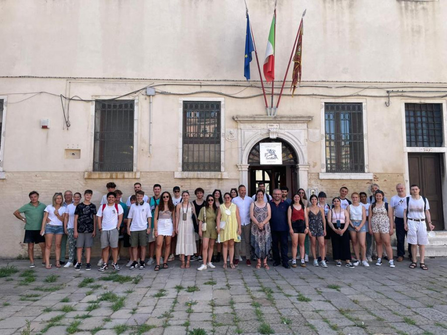 Jóvenes de Santa Comba y A Laracha, de intercambio cultural en Venecia