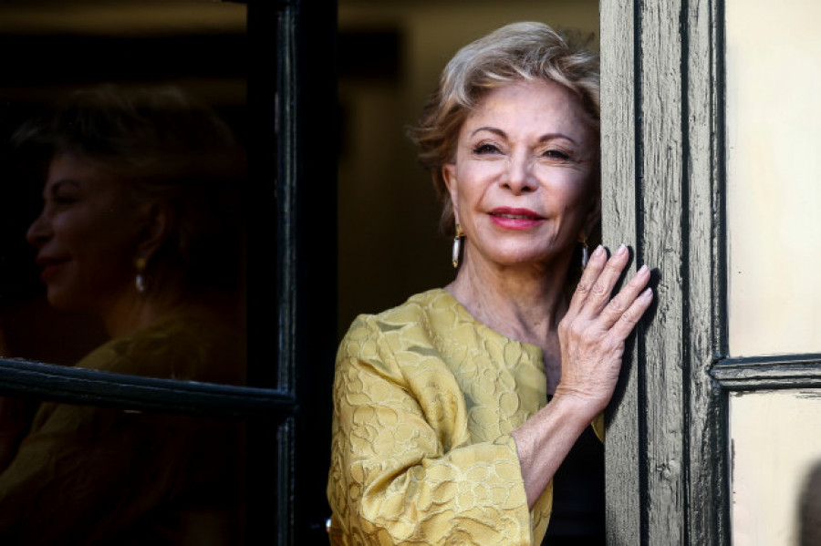 Los 80 años de Isabel Allende; amar, escribir y conectarse con sus lectores