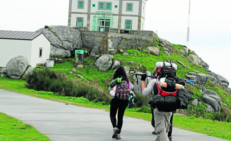El Camino “más allá” de Santiago: continuar hasta Fisterra y Muxía y la Ruta dos Faros