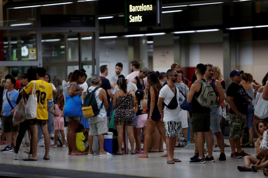 El robo de 600 metros de fibra óptica suspende la línea de alta velocidad entre Barcelona y Madrid